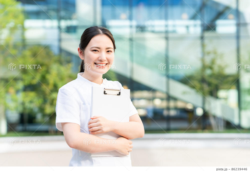 笑顔の助成看護師