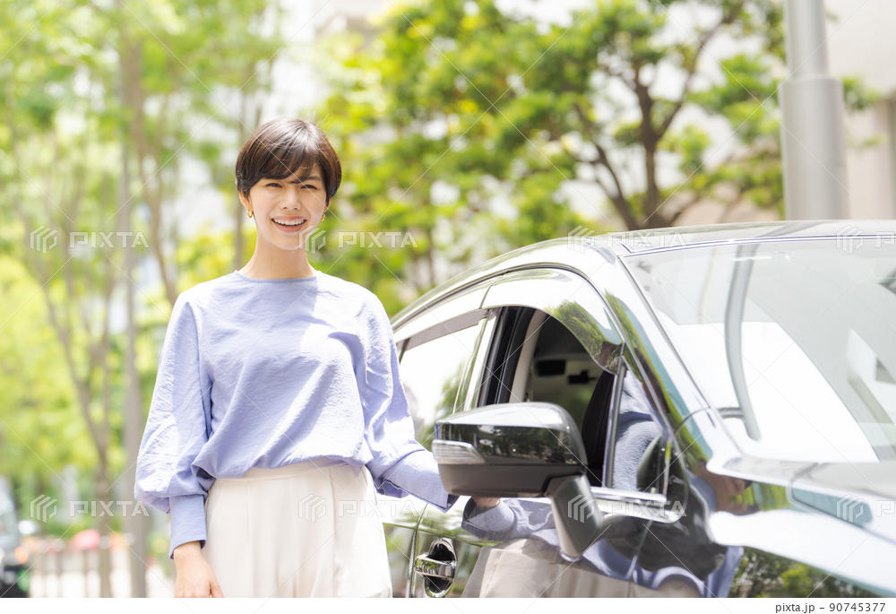 マイカーと女性